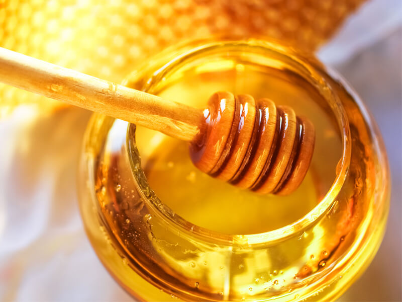 Cách trị mụn bằng mật ong có tốt không