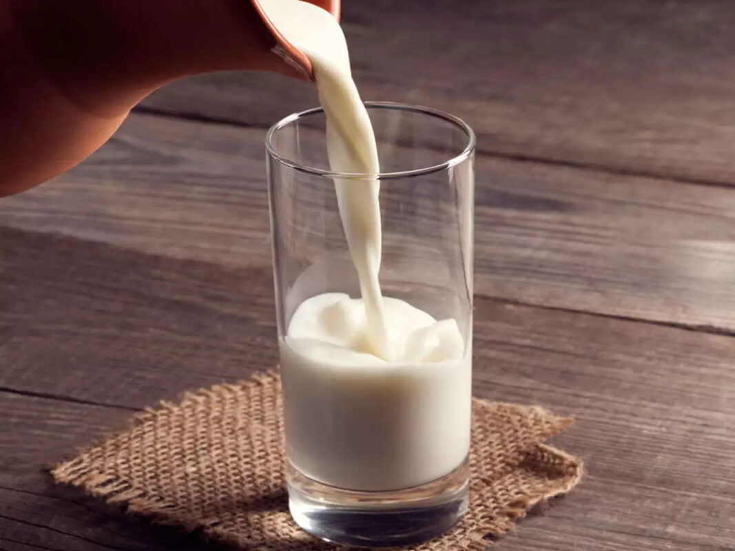 Cách trị thâm nách cho trẻ em với sữa tươi