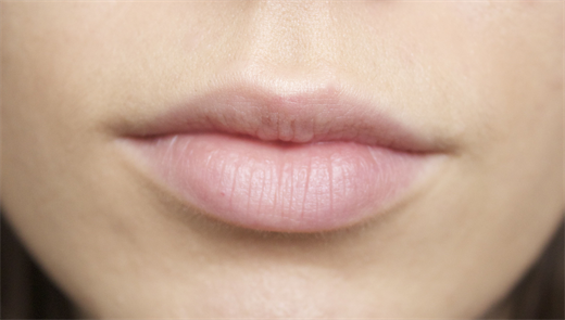 Nguyên nhân môi trắng bệch nhợt nhạt